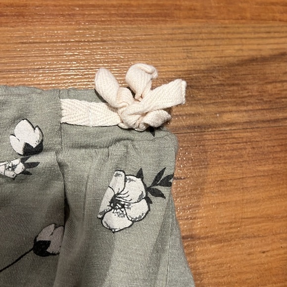 Jessica Simpson cute outfit - Picture 4 of 5